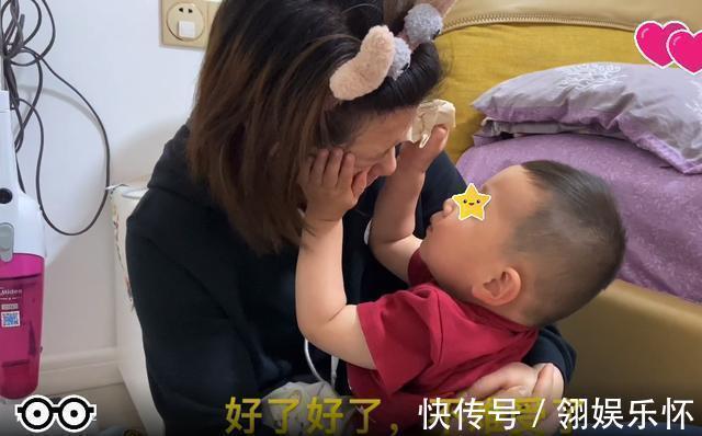 失恋|小姨失恋躲房间哭了,两岁宝宝这样安慰,网友“治愈神兽”一枚