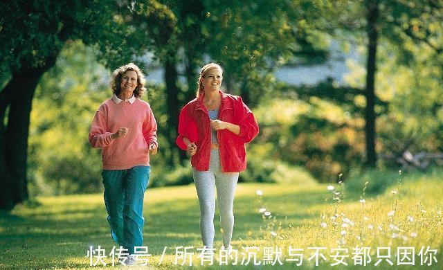 健康|每天坚持走路，可能让你越走越健康！60岁后老人走多少路为好