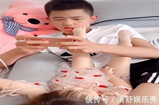 宠溺|妹妹把脚伸进哥哥的嘴里,哥哥敢怒不敢言的样子,简直太宠溺了