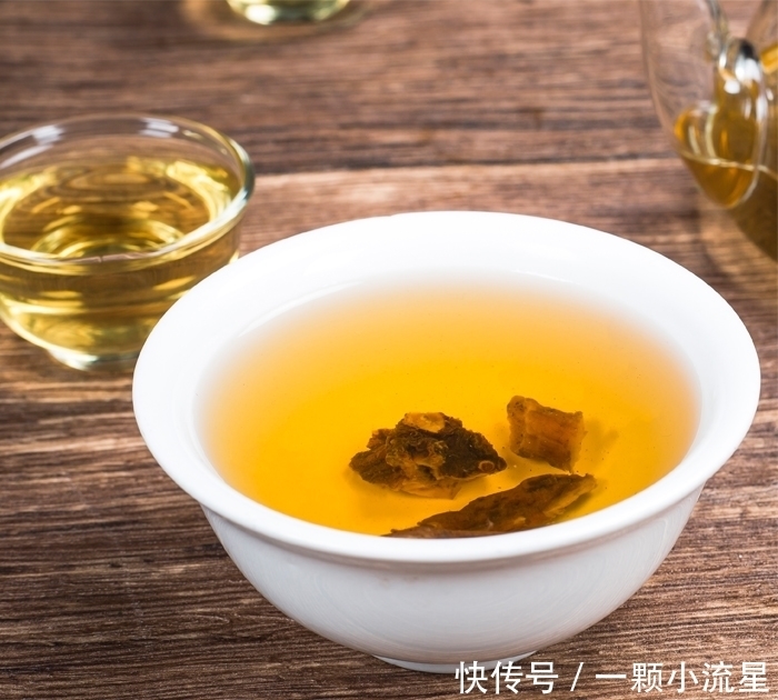 远离|年龄越大血管越堵,1种叶子常泡水喝,通血管,远离血栓困扰!