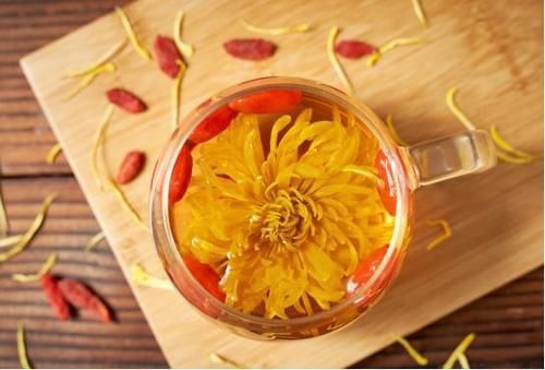 洋葱|甘油三酯的“克星”找到了,不是洋葱,早晚喝一点,血脂慢慢降下来