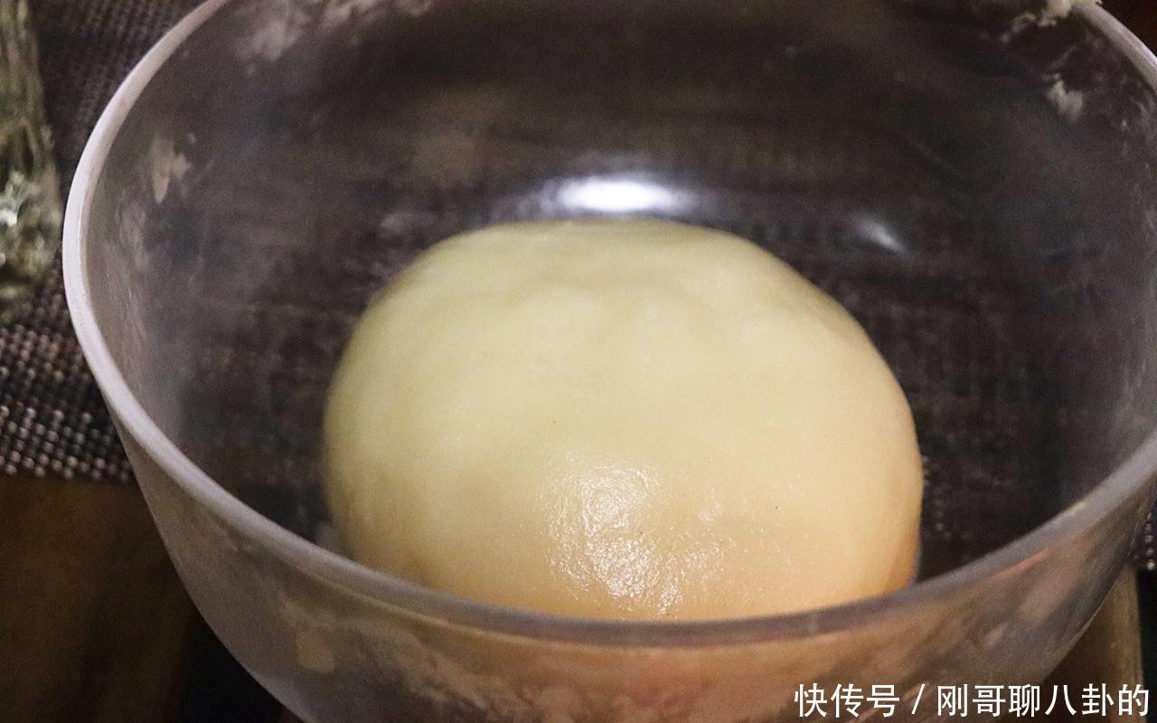 搅拌均匀|让女生失去抵抗力的小甜品,甜甜糯糯浓浓的芝麻香,自己就能做