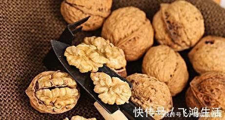 惊喜|女生睡觉前吃个核桃,过不了1周,3个“惊喜”会不请自来