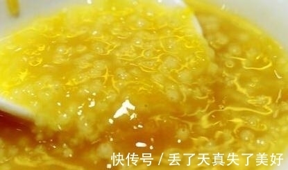 熬小米粥小技巧，在里面加入“这2样”食材，米油浓厚，粘稠好喝
