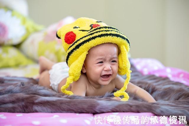 睡眠质量|婴儿睡觉时为什么妈妈一走就秒醒?3个原因,只有妈妈才懂