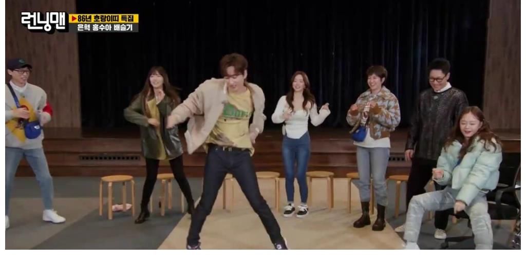 时隔多年，再看裴涩琪跳复古舞，她还是没有变，我们却已经老了