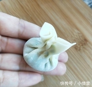 好吃|爱吃馄饨别买着吃了,教你在家做,皮薄馅鲜,比买的好吃