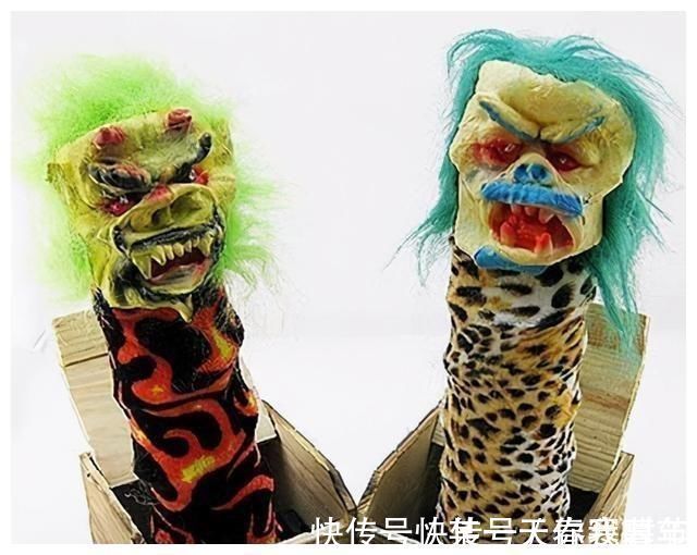 妈妈|4岁小女孩被自己的玩具吓哭了,网友看到后纷纷表示:是我我也怕