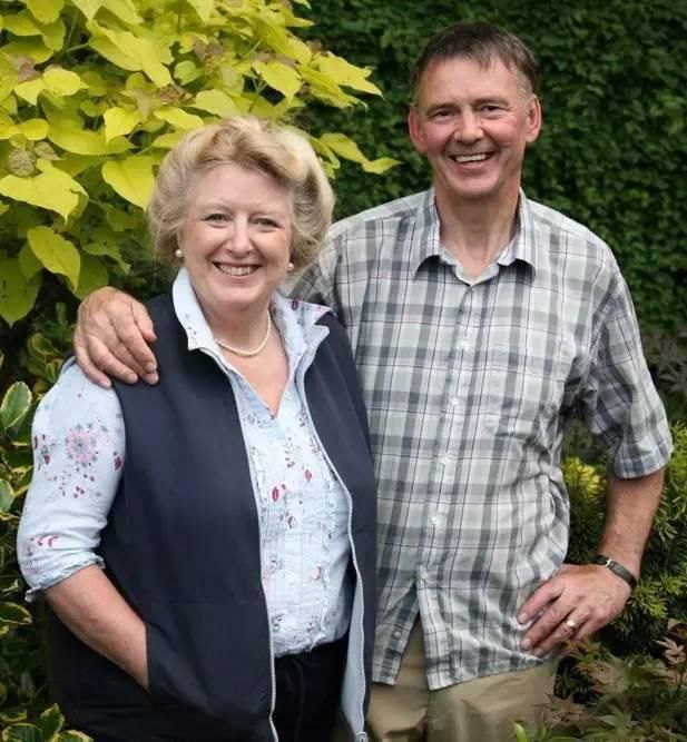  绝美|7旬夫妻用27年建绝美花园，全球花友慕名来“探花”