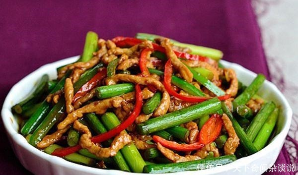 炒蒜苔前用焯水吗难怪蒜苔又硬又不入味,这样做,美味又健康