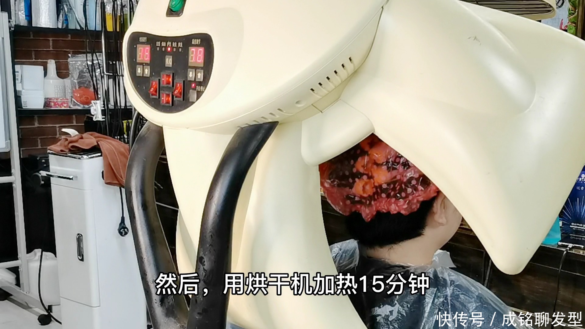 50岁女人短发这样做,发根蓬松烫+发尾纹理烫,减龄干练又显气质