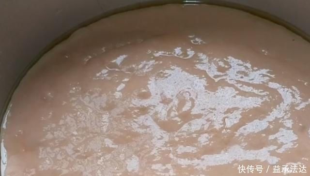 西红柿里加2个鸡蛋,不炒不做汤,简单几步,出锅给肉不换,好吃