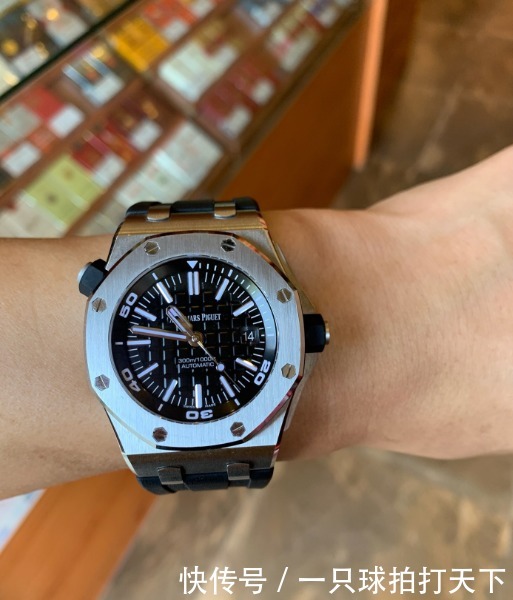 出门摆地摊戴什么表好推荐两款非常有气场的腕表