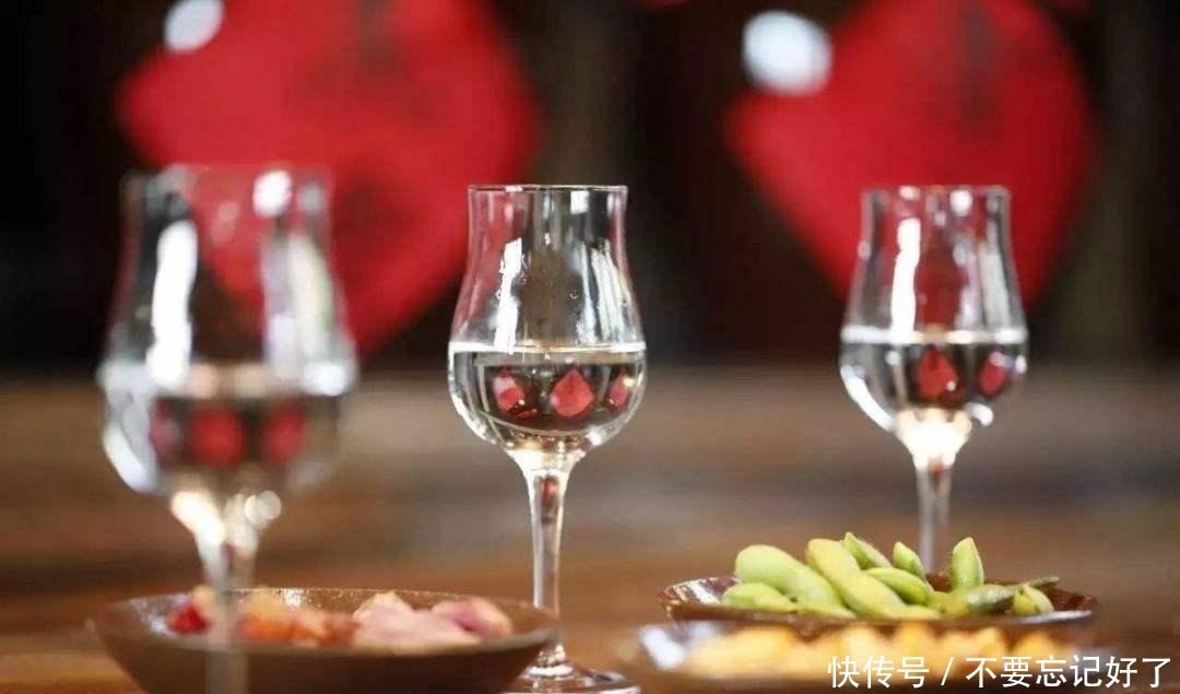 超市中三种“尴尬”白酒,明明好喝又便宜,却无人问津,无解