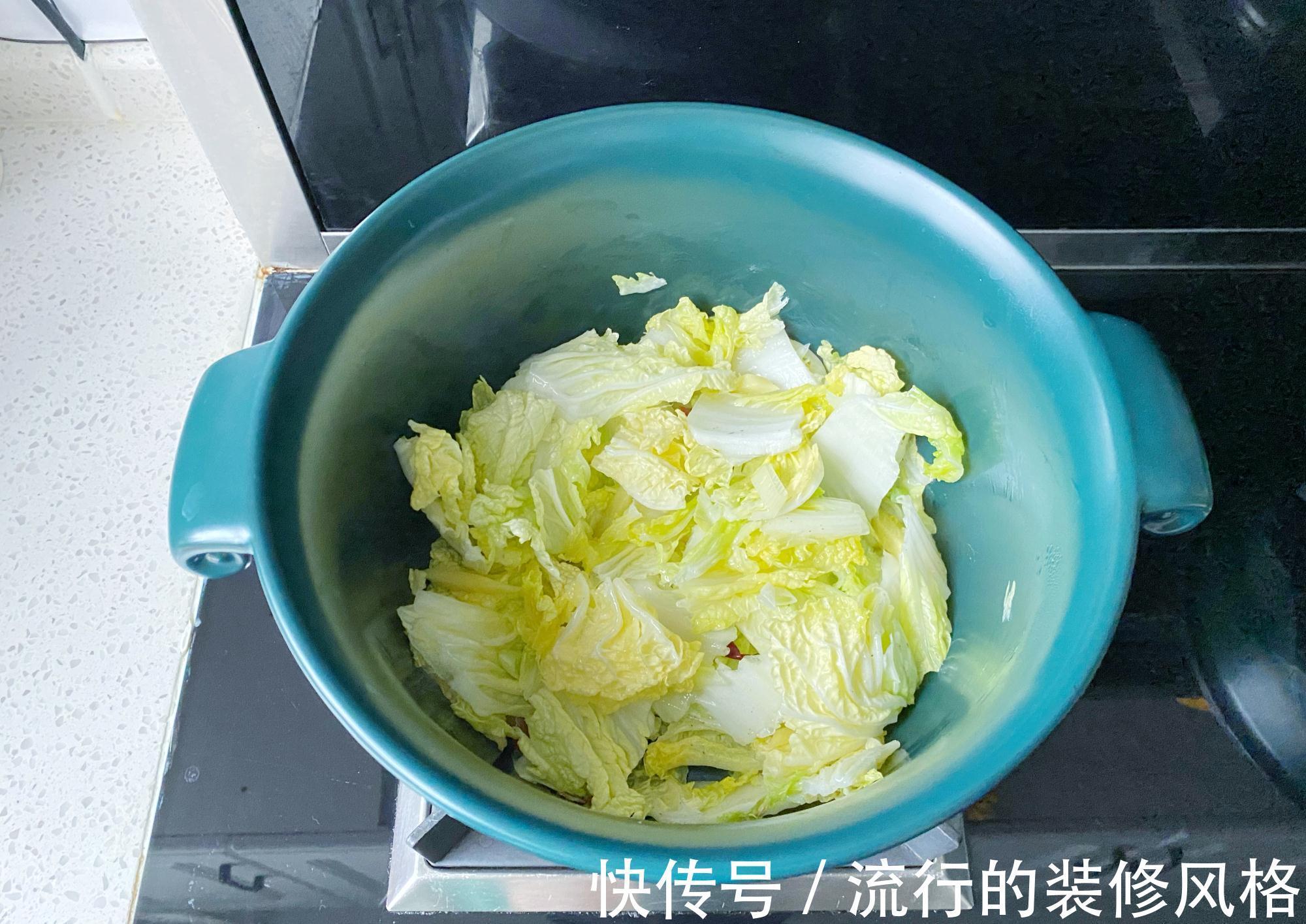 白菜豆腐煲怎么做好吃?先放豆腐还是放白菜?简单2步入味又好吃