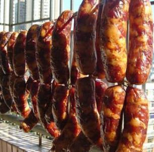 开裂的情况|腊肠灌好后,别直接拿去晒!再加2步,腊肠咸香入味,油润不开裂