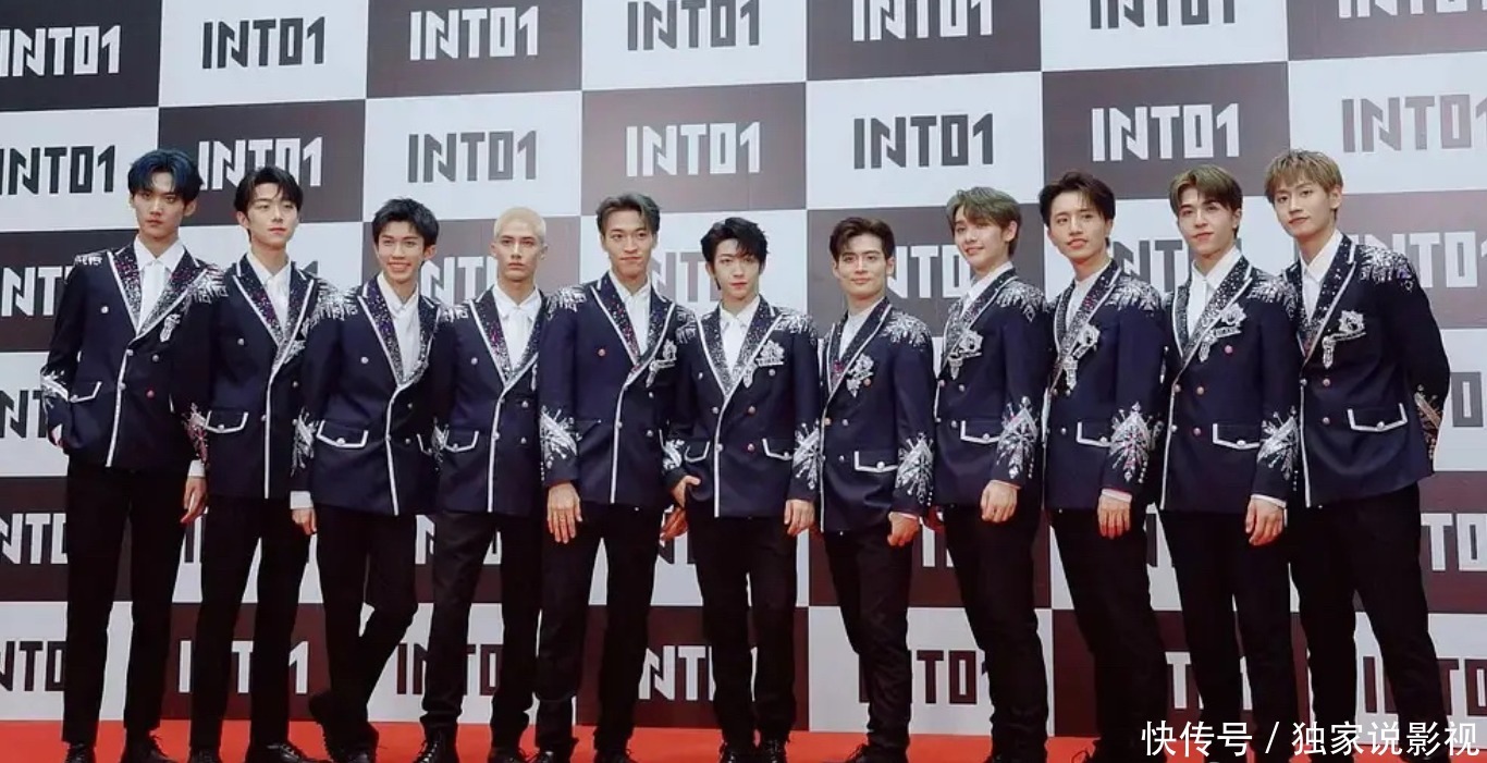 杨幂力挺周柯宇,起底INTO1成员的原公司,谁的背景更硬?