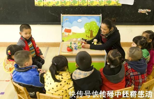 歌词|放学后,女儿嘴里反复哼唱一首歌,听清“歌词”后,宝妈气坏了