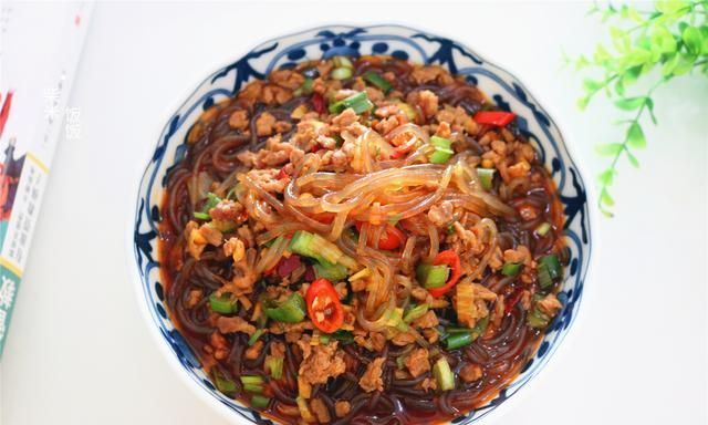 粉条的神仙吃法,滋味鲜香,炖上一碗,好吃的连汤也不剩