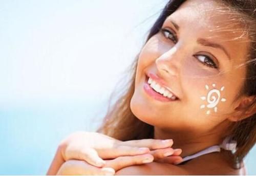 护肤攻略：敏感肌脸颊泛红怎么修复，谁说再见我们会红着脸？