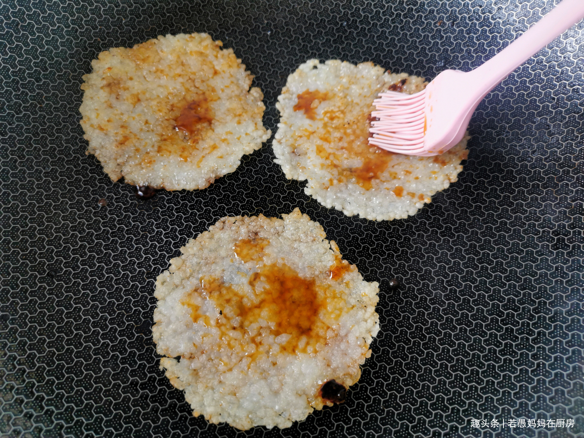 自从米饭此做法，孩子三天两头点名要吃，咯嘣儿脆，成本2块钱