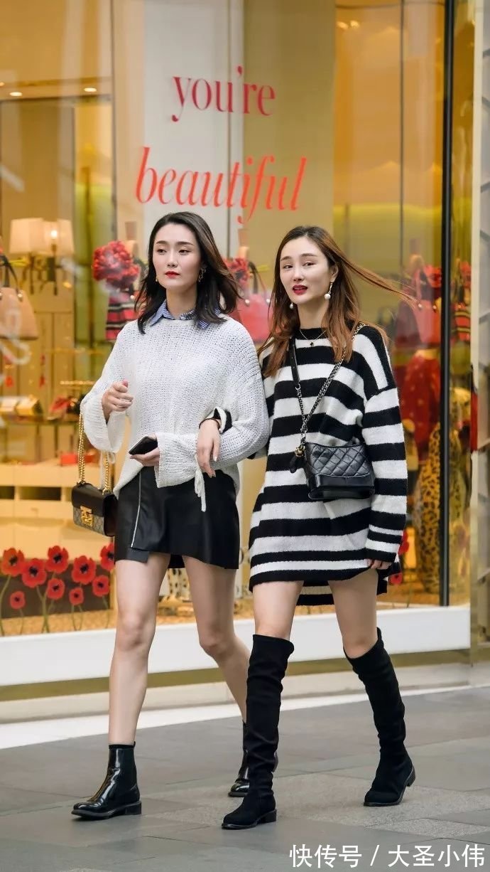 小姐妹|美女街拍：不过三十而已！脱去稚嫩外衣，无论从哪个角度来看，她都很漂亮