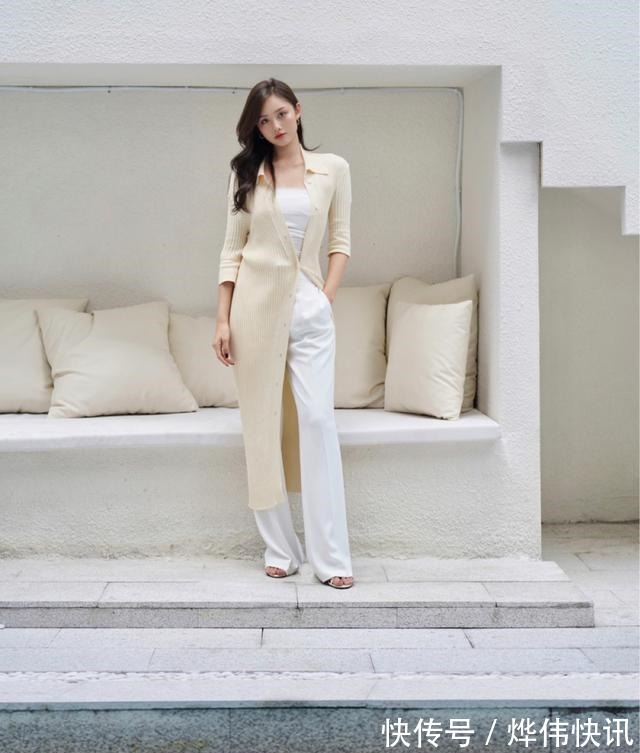 大长腿 35岁左右女性,穿针织衫搭配高腰裤,知性温柔淑女范,气质最迷人