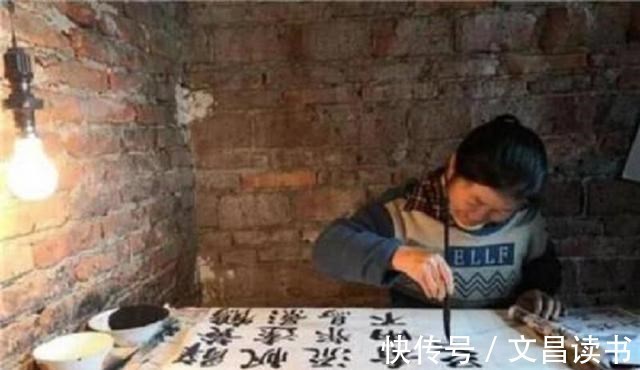 何忠亮#湖南50歲大媽苦練書法數十年,拜曹雋平為師,后一幅字賣到一百元