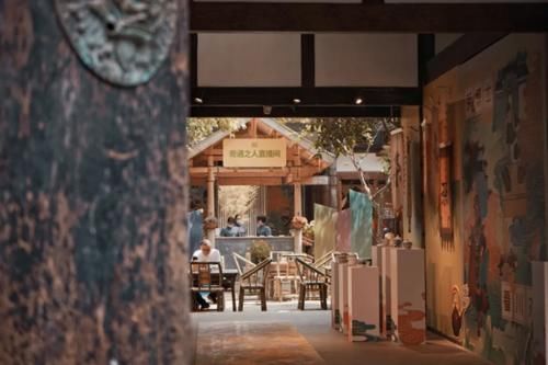 一千个爱上成都的新理由：为何成都对＂场景创新＂如此迫切？