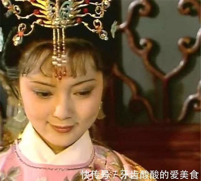 宝钗$细节露端倪:端阳节赐礼,元春只给黛玉挑选礼物,根本没理会宝钗