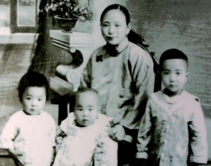 儿子|丈夫爱上红颜知己,她带着剪刀和儿子谈判,5分钟摆平挽回婚姻