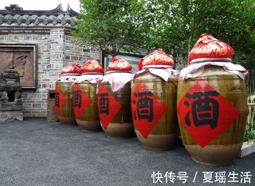 诱发|高血压“祸根”不光是盐,医生提醒2种水多喝1口,血压就涨1分