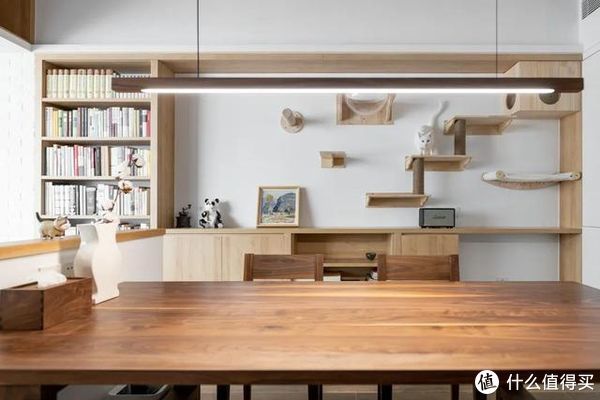 客厅|舍弃客厅,不买茶几!福建90后男主的家,因媲美图书馆而走红网络