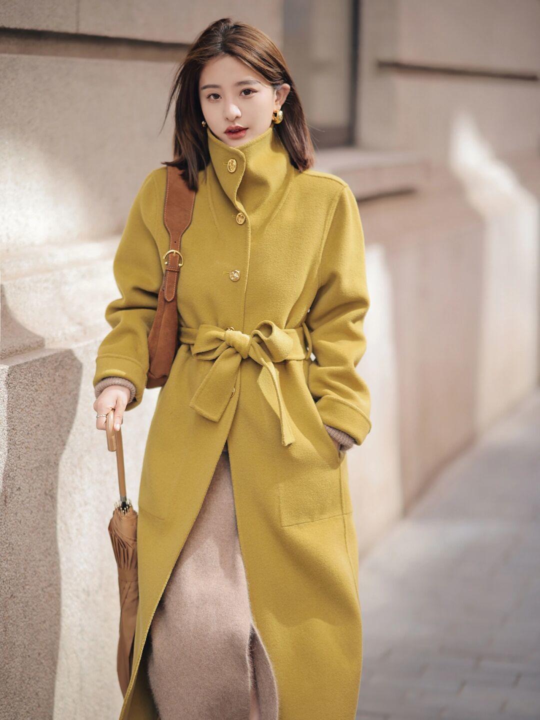 浪漫风|真正洋气的女人,冬天都爱穿这几款“大衣”,简约利落又百搭