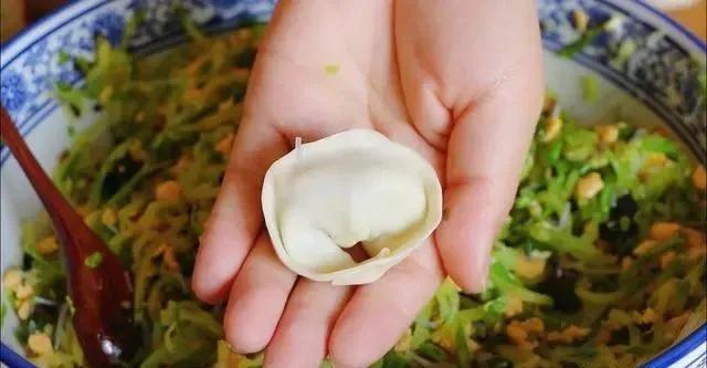 1根西葫芦4个鸡蛋，这种吃法将成为经典，素食也可以很美味