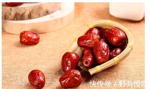 银耳|肝不好的人,红枣与“它”一起泡,坚持每天喝一杯,肝会越养越好