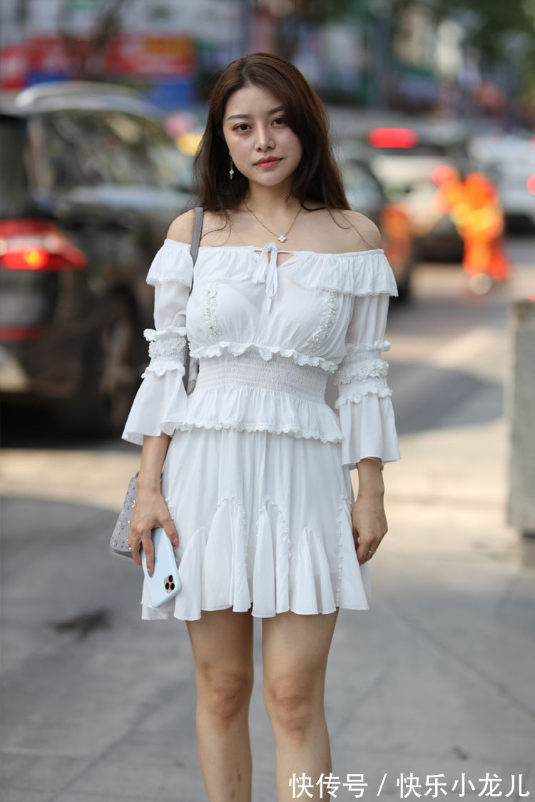 身材|气质女生的白色连衣裙穿搭，优雅个性又显身材，美的时尚有魅力