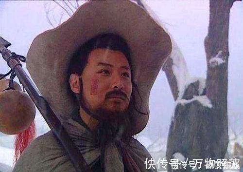 林冲#林冲杀了王伦,为何不敢做寨主?不是他不想,而是此人他打不过