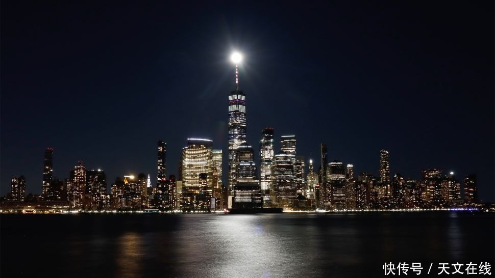 这些照片，定格了2021年“超级粉红月亮”的震撼，快来一睹风采吧