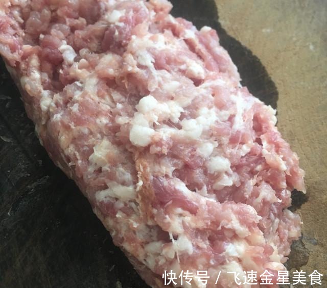 小茴香萝卜肉饺，鲜香味美，百吃不厌！