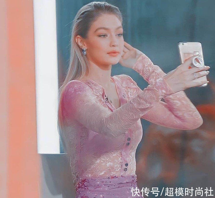 超模Gigi秀迷惑街拍！上身穿臃肿羽绒服秀腰，被嘲身体像拼接