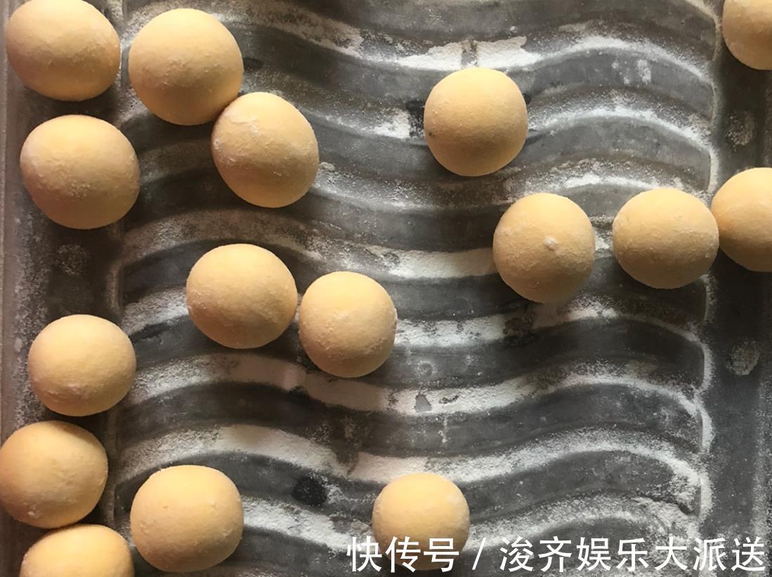 香甜|这甜品我隔三差五吃一次，做法超简单，香甜软糯，营养又美味