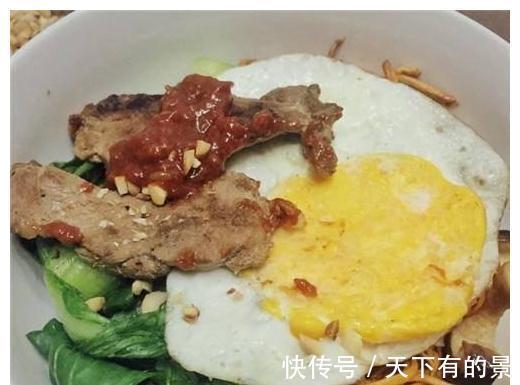 自制烤肉拌饭,用料多,好吃健康卫生,低脂多吃身材不走样!