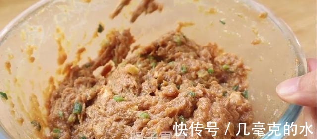 包子这样做,柔软鲜嫩,不用揉面、不用擀皮,做法简单又营养!