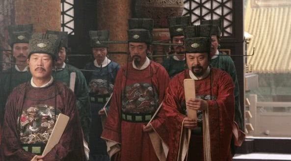 皇帝|此人非常聪明，获皇帝赏识屡屡升官，为何在官场中总干一些蠢事