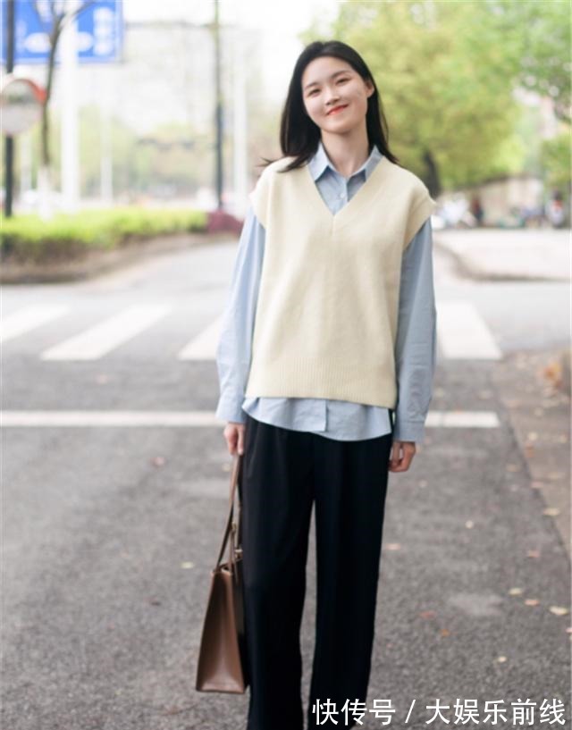 时髦 “衬衫+马甲”是早秋的标配,青春时尚又显瘦,你最喜欢哪一套!
