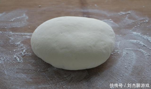 花卷别再用筷子了，学会新做法，层次多更好吃，颜值高到离谱！