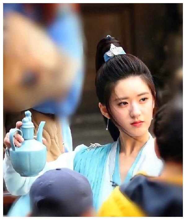 赵露思 《且试天下》路透更新,赵露思搭配顶流杨洋,此次升咖能否成功?