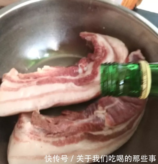 灌腊肠时猪肉洗不洗?很多人做错,难怪腊肠不嫩不香,还长霉变臭