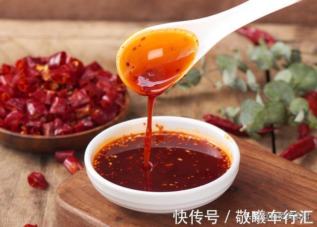 食用油|舅妈仅靠店内一款独家辣椒油制作秘方，称霸社区街道八年